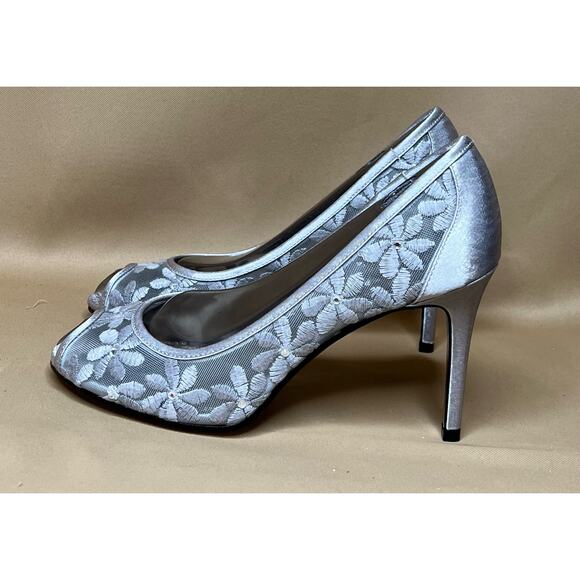 Adrianna Papell Frances Silver Mesh Floral Heels 7 W New - Picture 2 of 7